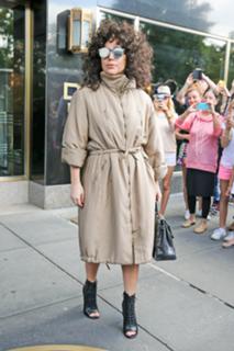 Lady Gaga feet photo thumbnail