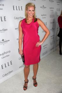 Chelsea Handler feet photo thumbnail