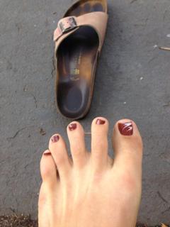 Maggie Gyllenhaal feet photo thumbnail