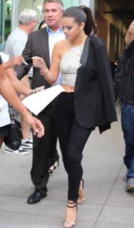 Selena Gomez feet photo thumbnail