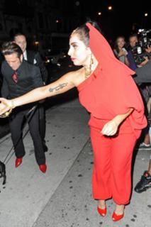 Lady Gaga feet photo thumbnail