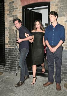 Kate Beckinsale feet photo thumbnail