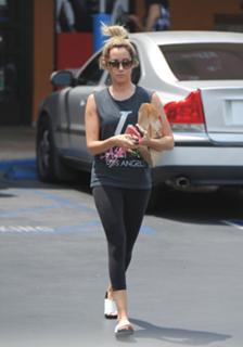 Ashley Tisdale feet photo thumbnail