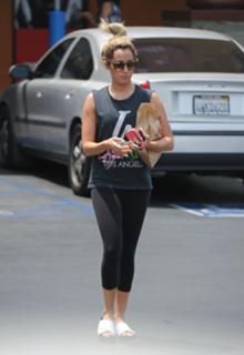 Ashley Tisdale feet photo thumbnail