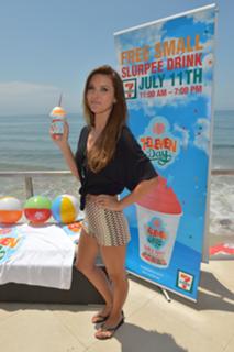 Audrina Patridge feet photo thumbnail