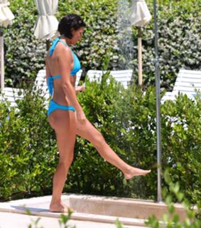 Lucy Mecklenburgh feet photo thumbnail