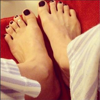Julieta Prandi feet photo thumbnail
