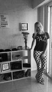 Julieta Prandi feet photo thumbnail