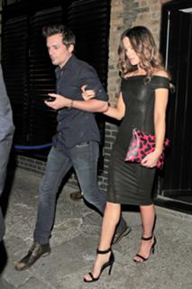 Kate Beckinsale feet photo thumbnail