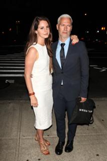 Lana Del Rey feet photo thumbnail