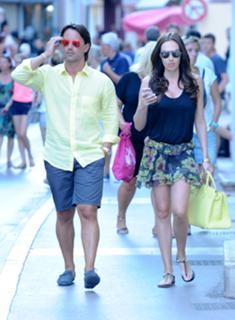 Tamara Ecclestone feet photo thumbnail
