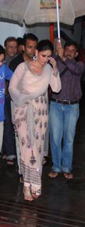 Kareena Kapoor feet photo thumbnail