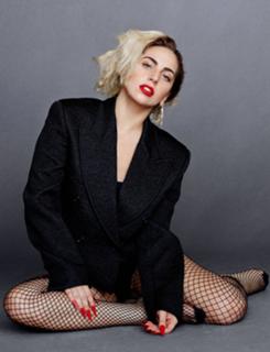 Lady Gaga feet photo thumbnail