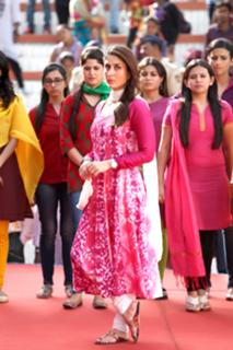 Kareena Kapoor feet photo thumbnail