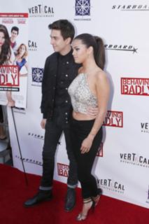 Selena Gomez feet photo thumbnail