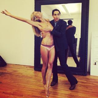 Heidi Klum feet photo thumbnail