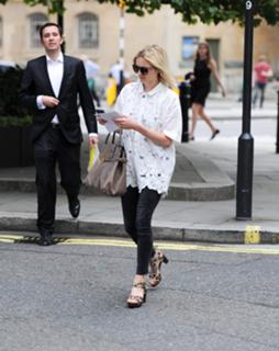 Fearne Cotton feet photo thumbnail