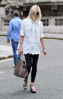 Fearne Cotton feet photo thumbnail