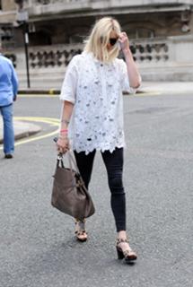 Fearne Cotton feet photo thumbnail