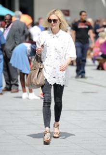 Fearne Cotton feet photo thumbnail