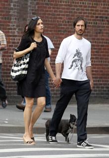 Famke Janssen feet photo thumbnail