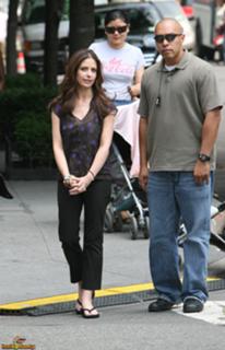 Sarah Michelle Gellar feet photo thumbnail