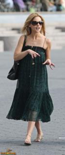 Sarah Michelle Gellar feet photo thumbnail