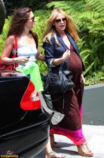 Sarah Michelle Gellar feet photo thumbnail