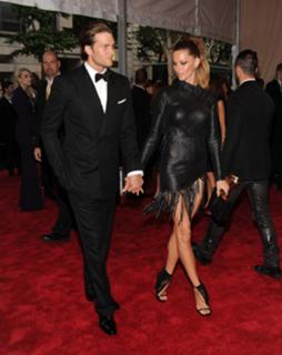 Gisele Bündchen feet photo thumbnail