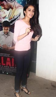 Shraddha Kapoor feet photo thumbnail