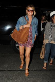 Jessica Simpson feet photo thumbnail