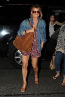 Jessica Simpson feet photo thumbnail