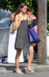 Jacqueline Jossa feet photo thumbnail