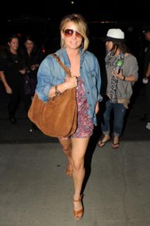 Jessica Simpson feet photo thumbnail