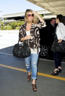 Jessica Simpson feet photo thumbnail