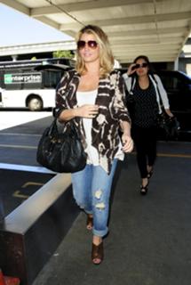 Jessica Simpson feet photo thumbnail