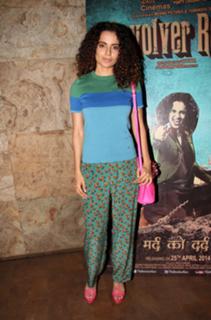 Kangana Ranaut feet photo thumbnail
