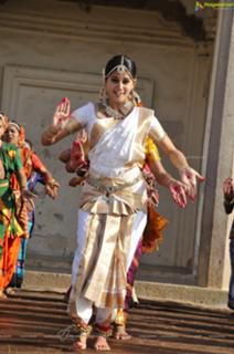 Taapsee Pannu feet photo thumbnail