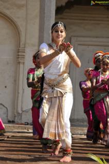 Taapsee Pannu feet photo thumbnail