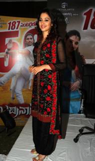 Tamannaah Bhatia feet photo thumbnail