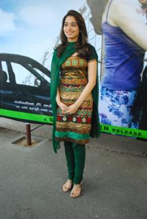 Tamannaah Bhatia feet photo thumbnail
