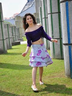 Tamannaah Bhatia feet photo thumbnail