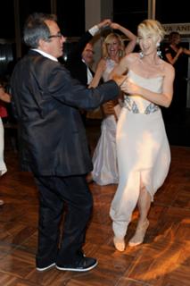 Jenna Elfman feet photo thumbnail