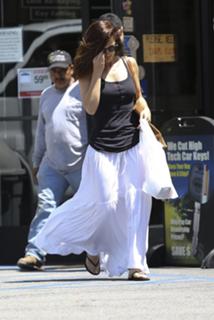 Minka Kelly feet photo thumbnail