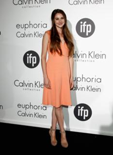 Shailene Woodley feet photo thumbnail