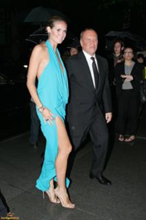 Heidi Klum feet photo thumbnail