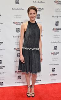 Shailene Woodley feet photo thumbnail