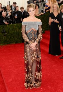 Shailene Woodley feet photo thumbnail