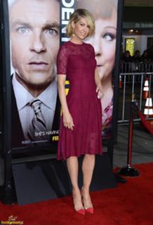 Jenna Elfman feet photo thumbnail