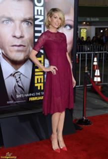 Jenna Elfman feet photo thumbnail